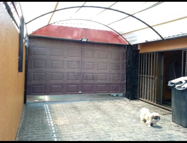 3 BEDROOM HOUSE FOR SALE IN LENASIA SOUTH